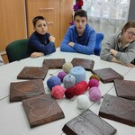 Uczniowie podczas spotkania integracyjnego online w ramach innowacji pedagogicznej