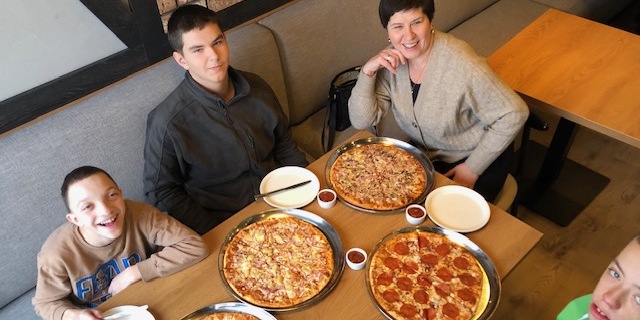 Wyjście do pizzerni