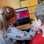 Zabawy z wykorzystaniem multimedialnych materiałów edukacyjnych