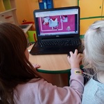 Zabawy z wykorzystaniem multimedialnych materiałów edukacyjnych