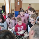 Uczniowie przygotowują 