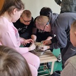 Uczniowie przygotowują 