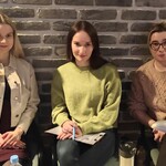 Trzy panie  - jury przeglądu teatralnego.