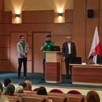 Sala konferencyjna Podlaskiego Urzędu Wojewódzkiego. Uczestnicy konferencji słuchają przemówienia.