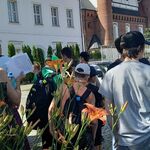 Społeczność szkolna w trakcie wycieczki do Supraśla.