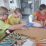 Uczniowie podczas pracy warsztatowej.