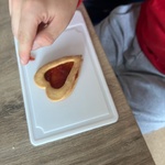 Uczeń układa ciasteczko