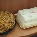 Słodkości od rodziców Dauda z okazji Dnia Kobiet