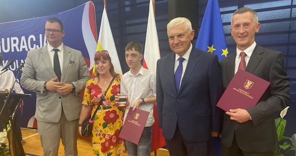 Pan prezydent Białegostoku, nagrodzony nauczyciel, uczeń z mamą