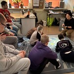 Uczniowie łapią świetlne obrazki