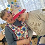 Pani Mariola składa życzenia Jubilatowi
