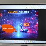 Slajd wyświetlany na ekranie w trakcie lekcji online