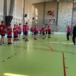 Zawodnicy w trakcie rozgrzewki