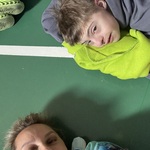 Uczeń i nauczycielka w trakcie relaksacji