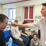 Uczniowie podczas zajęć metodą Attention Autism