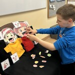 Uczniowie podczas zajęć metodą Attention Autism