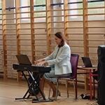 Występ muzyczny dwóch muzyków
