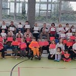Wspólne zdjęcie społeczności szkolnej