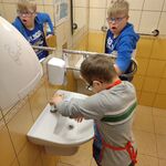 Klasy II b i IIIc poznają moc owoców