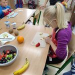 Klasy II b i IIIc poznają moc owoców