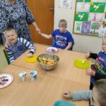 Klasy II b i IIIc poznają moc owoców
