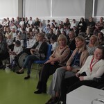 Społeczność szkolna zgromadzona na sali gimnastycznej