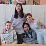 Solenizant i koleżanki z klasy