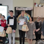 Laureaci  konkursu z nauczycielami i organizatorami konkursu