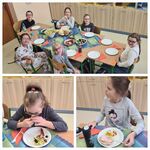 Kolaż. Uczniowie siedzą wokół stołu, na którym stoją miski z sałatkami, talerz z wędliną i pieczywem. Przed każdym uczniem stoi biały talerz