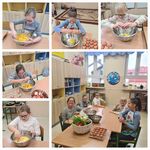 Kolaż zdjęć,na którym uczniowie siedzący przy stolikach wbijają jaja do metalowej miski.