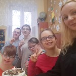 Wychowawczyni i uczniowie klasy 7E